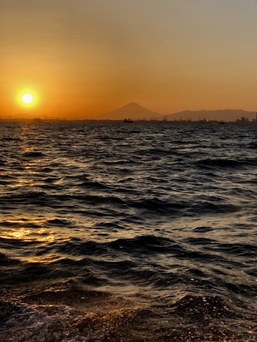 4時納竿・・・川崎沖で綺麗な夕日が・・・！