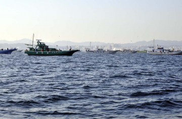 最近はこの場所が釣れてるのでに遊漁船が集まっている