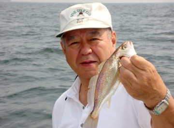 14〜16ｍ位の水深になるとイシモチの入れ食い・・・神谷さん