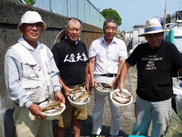 桟橋で目一杯釣れましたが帰ってからまた一仕事が残ってますょ！