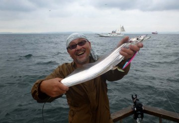 釣れ上げた時の顔は笑みが満開・・・まじさん！！