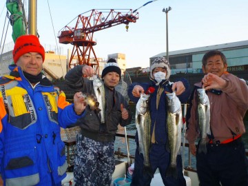 寒い中釣果ね恵まれずお疲れさま！