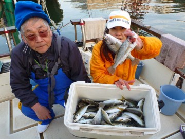 中アジ3人で55匹（琴ちゃん33匹）イシモチはスゴイ数・キスは1匹だけ！！！