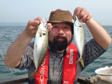 梶原さん・・・初釣り初獲物はアジ！！！