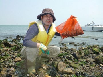 若者に負けず一人黙々と・・・徳渕さん