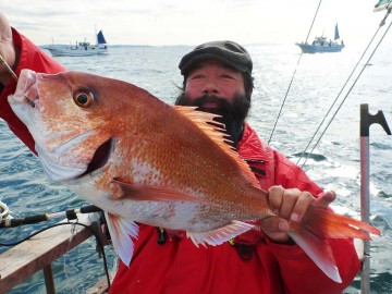 ジャッキー・・・念願のマダイが・・・60cmこれは最高！！！