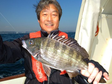 直ぐ様・・クロダイが・・・！