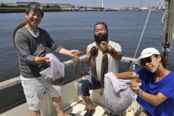 船中２２杯・・・ジャッキーが乗った長浦港で記念写真