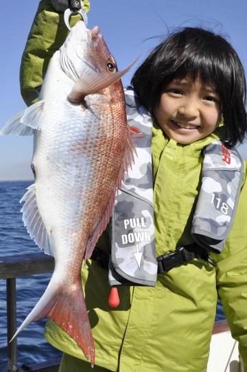 こもちゃん　初めてのタイラバ　2.5kg いつまでも記憶に残るマダイ！