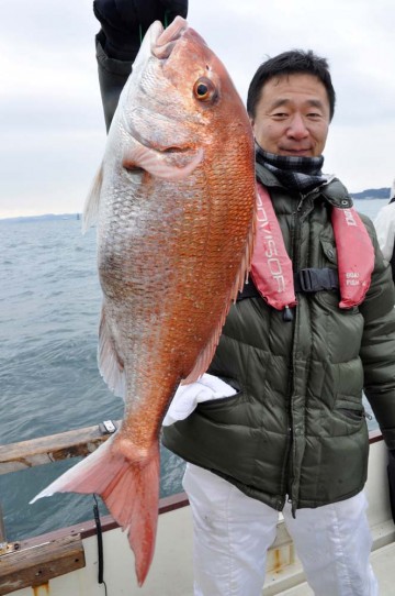 今日もタイラバ初挑戦の方に記録モノが 4.69kg69cm・・・！