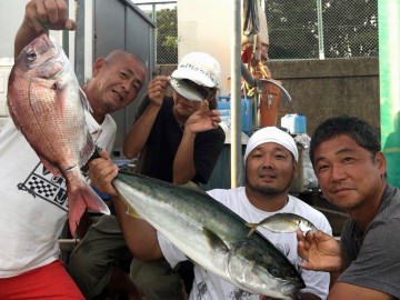 今日は泳がせでワラサ・タイラバでピンク・・・お疲れ様