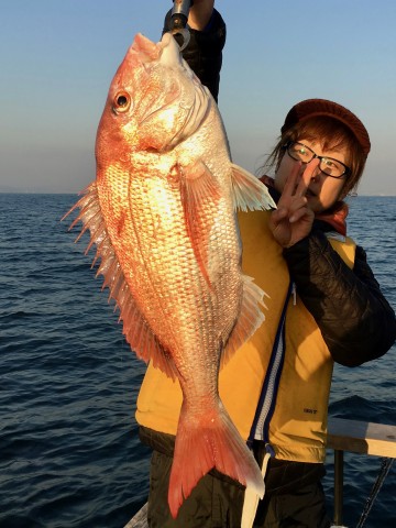 次の流しで2.86kg・・太陽に光り輝く真鯛・・・