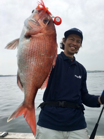 最後の最後・・綺麗な真鯛を・・・