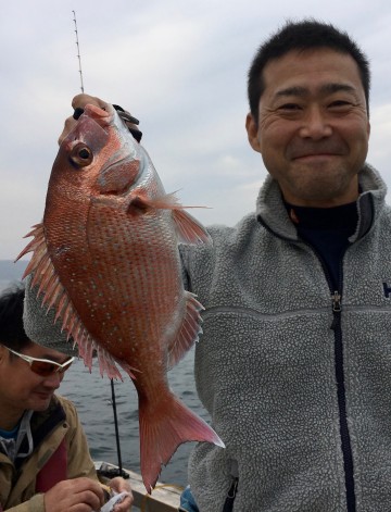IMG_2760 世話役の橋本さん・・合間に塩焼きサイズを・・・!
