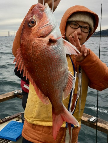 潮止まり直前の最初の流しで・・・1.10kg・・・！