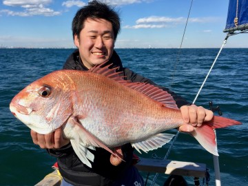 初マダイが・・・4.57kg・・・おめでとう・・・大内さん　おめでとう！！！