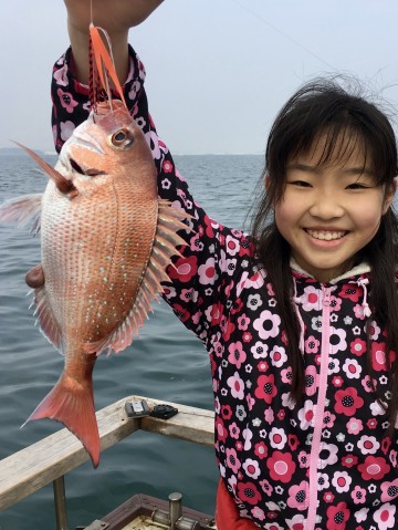 fullsizeoutput_ae41 マキちゃんに・・420g・・初マダイ・・おめでとう・・・!