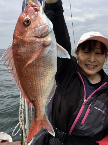 fullsizeoutput_b2bd 2.14kg・・・立派なマダイ・・・エミさん・・・おめでとう!