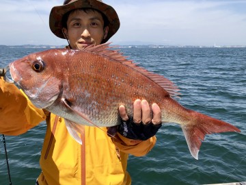 2.31kg・・・綺麗なマダイです・・・太斎さん・・！