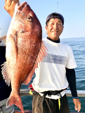 2.51kgのマダイが太陽に輝いて・・・！