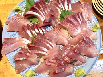 fullsizeoutput_ccc2 イナワラの刺身も脂が乗って美味・・・!
