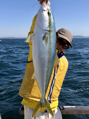 最初にワラサが・・・3.21kg・・・！