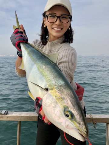 美穂さんは3.01kg・・・初ワラサ・・おめでとう・・・！