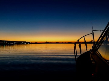 夜明け前・・・の多摩川河口・・・！