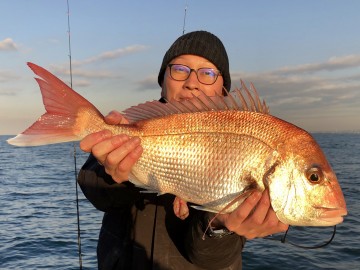 夕日にマダイが赤く・・・2.45kg・・・！