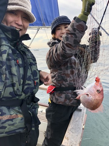 優子さん・・・ご主人のタモ入れで・・・1.10kg・・・ヤッタァ〜！