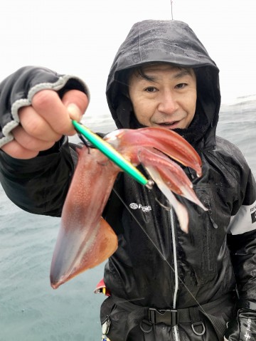 最初の流しで浅野さん・・イカをゲット！