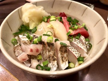 タチウオとマダイメインの海鮮丼