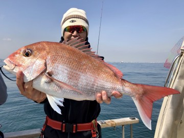 綺麗なでかいマダイが・・・2.78kg・・・井上さん・・ヤッタネ！