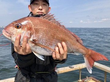 やりましたー・・・2.80kの立派な真鯛