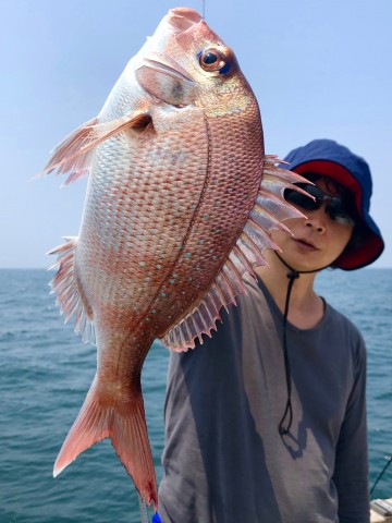 小泉さん・・・久しぶりの釣りでなんとか綺麗なピンクを・・・！