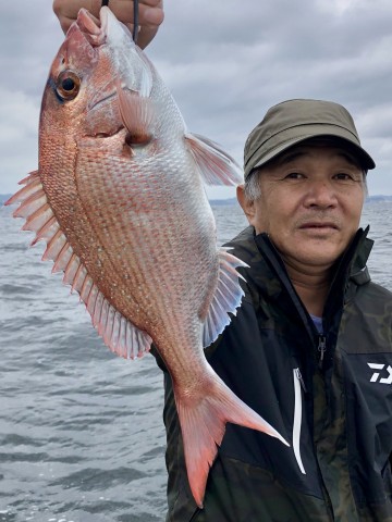 カレイ・ソゲのあとはピンク・・・800g・・・堀越さん・・・！