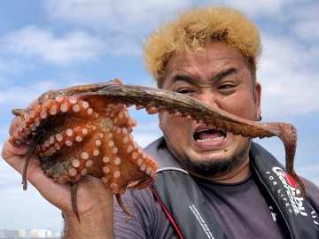 タコに絡まれて・・・！・・・古川さん！