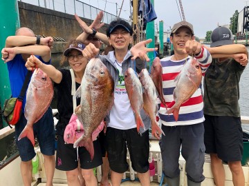 釣れた人の笑顔と釣れなかった人が対照的です・・！