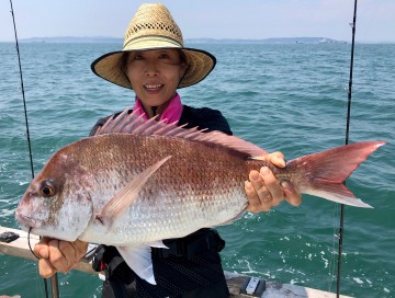 なかなかアタリがでず焦っていたが・・・礼ちゃん・・ヤッタネ2.68kg・・！