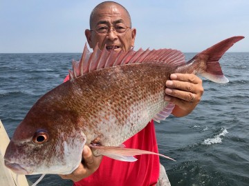 電動の置き竿に来ちゃいました・・・2.83kg・・・！