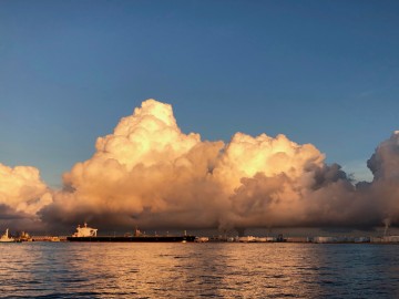 朝から積乱雲がモクモクと・・・雷が・・・！