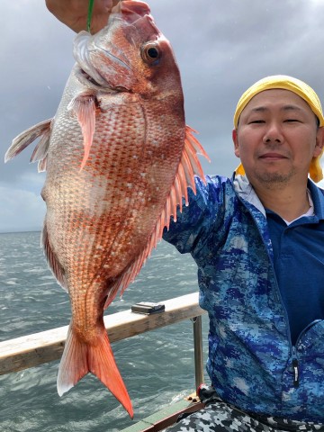 川井さん・・2枚目はキロオーバーの1.04kg・・・！