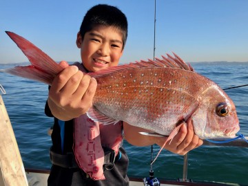 初マダイは1.12kg・・・おめでとう・・・やったね・・・！