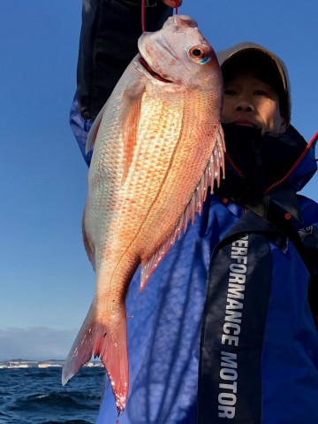 今年初のマダイはケー太くんの1.05kg・・・おめでとう・・・！