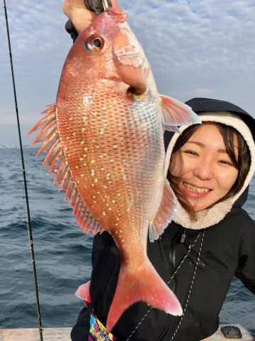 IMG_7033 カノちゃん・・・タイラバ初マダイは綺麗なんだピンク・・・!