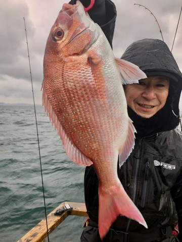 浅野さん・・・綺麗なピンクは1.05kg・タコマベイ・・・！