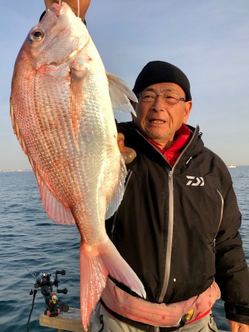 船長も操船の合間に・・・1.34kg・・・！