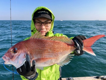 IMG_0515 リクくん・・・おめでとう・・・初マダイは1.78kg・・・やったね!